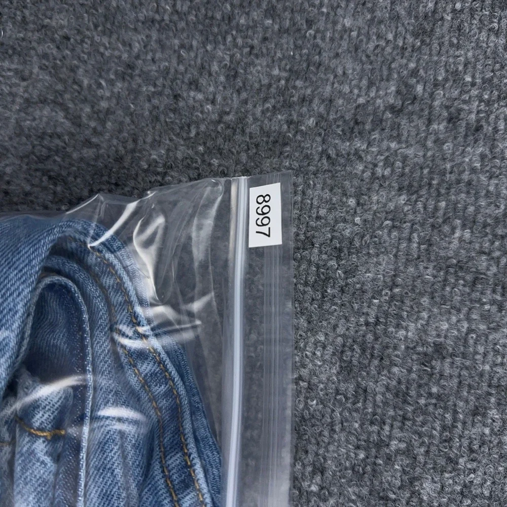 Levis excellent pre